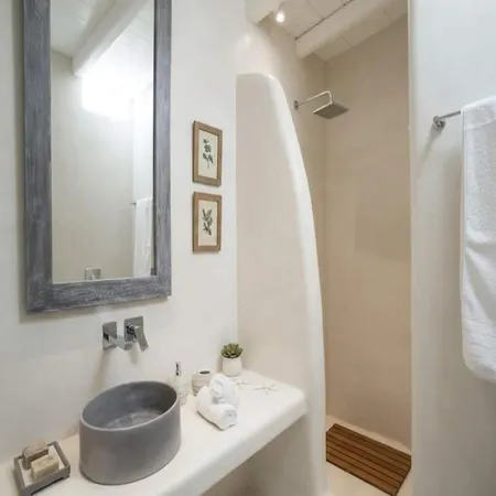 With Jacuzzi & Sea View Apartmán