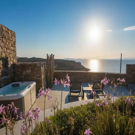 With Jacuzzi & Sea View Apartmán *